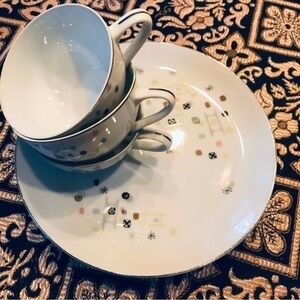 Mid-Century Atomic Snack Set, 4 Plates/Cups RARE FIND Frolic Pattern MCM